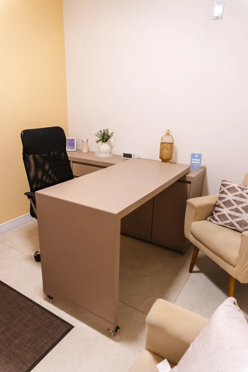 Sala Campeche com poltrona reclinável e iluminação smart